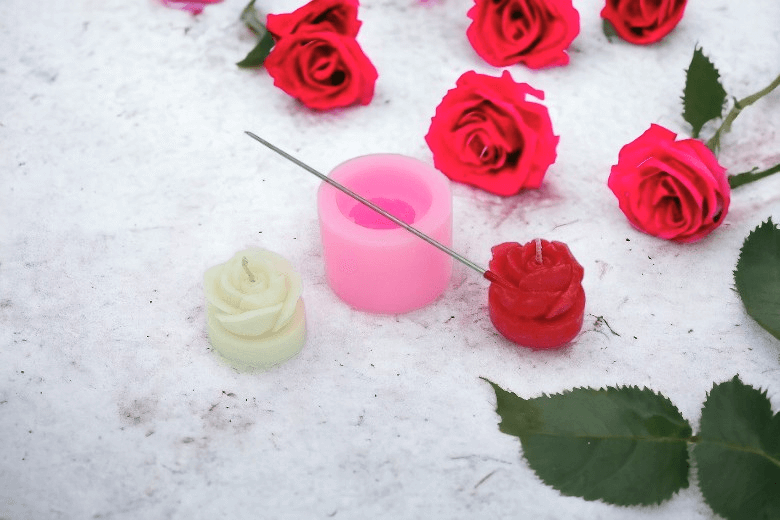 Vends moule silicone en forme de rose  pour la fabrication de bougies moulées