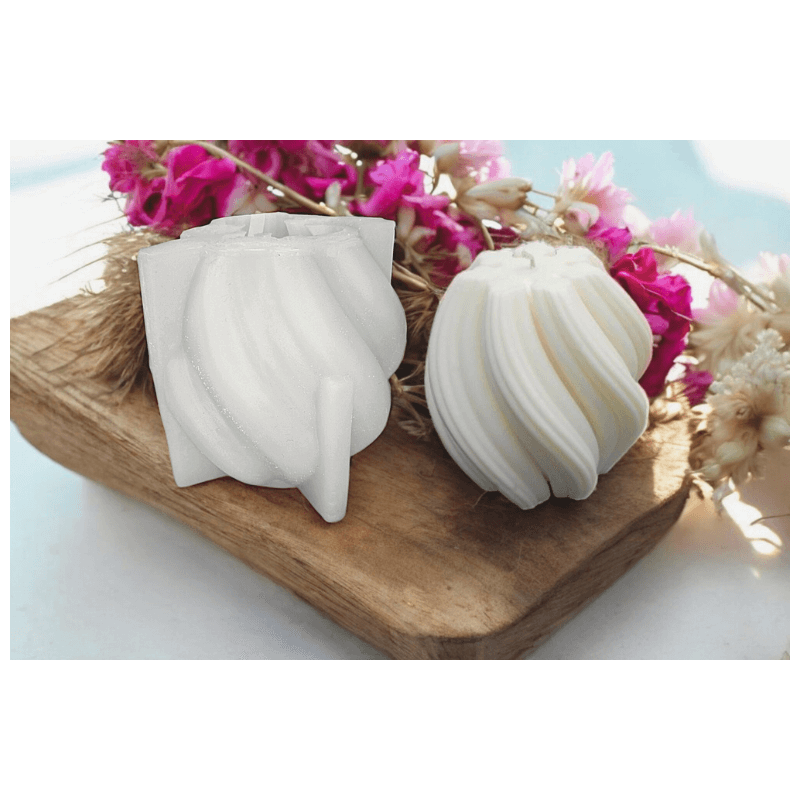 Bougie Moulée Femme Enceinte - Cire Végétale, Faite Main En France, Couleur Blanc, Thème Grossesse