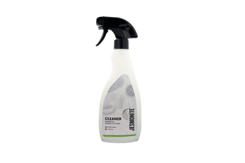 Spray nettoyant Jesmonite : entretien moules et surfaces