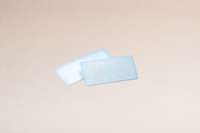 Cire adhésive pour coller les mèches au fond du contenant ou maintenir vos décorations